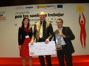 Juan Pedro Navarro junto con parte de su equipo en la entrega de Premios DPE 2010