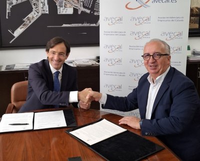 La Autoridad Portuaria y AVECAL unen fuerzas para impulsar la internacionalización del sector del calzado a través de Alicante