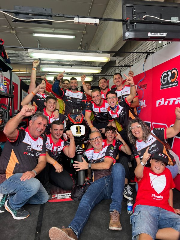 Florida Moto Team gana MotoStudent 2025 con un prototipo pionero de combusti�n sostenible