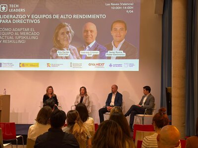 Ana Darder de EDICOM; Javier Rovier de Power Electronics y Grabrielle Crisman de IBM