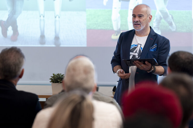 Javier Sirvent, durante su ponencia