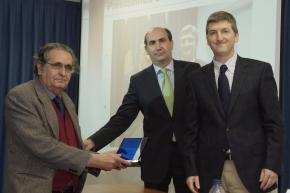 Honorable Sr. D. Enrique Verdeguer, D. Emilio Tortosa y D. Carlos Navarro