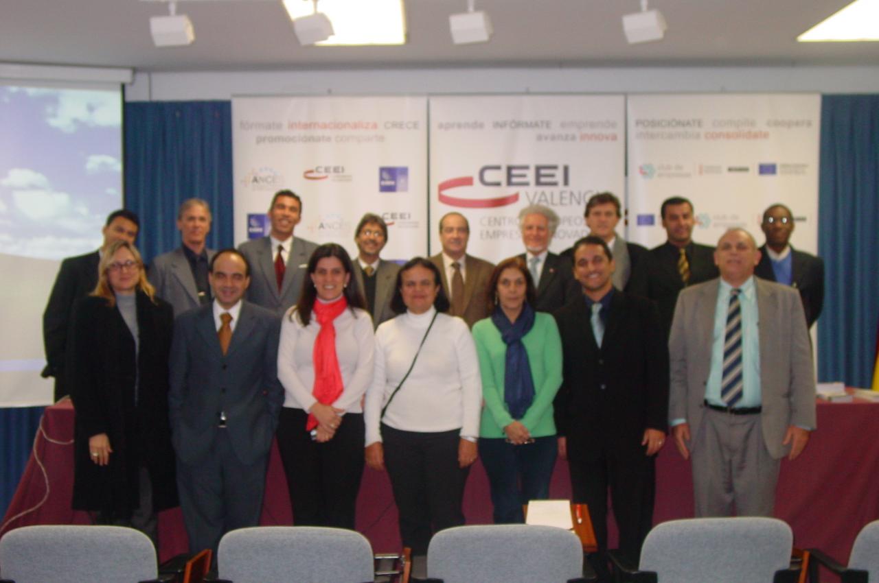 La Red de Agentes del Ministerio de Desarrollo, Industria y Comercio Exterior de Brasil junto a Jess Casanova, Director de CEEI Valencia