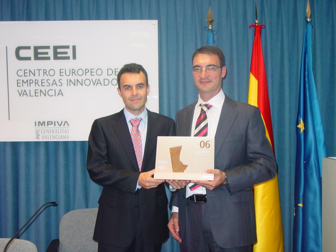 Ignacio Gonzlez y Jose Vicente Garca en la entrega de los premios CEEI-IMPIVA 2006
