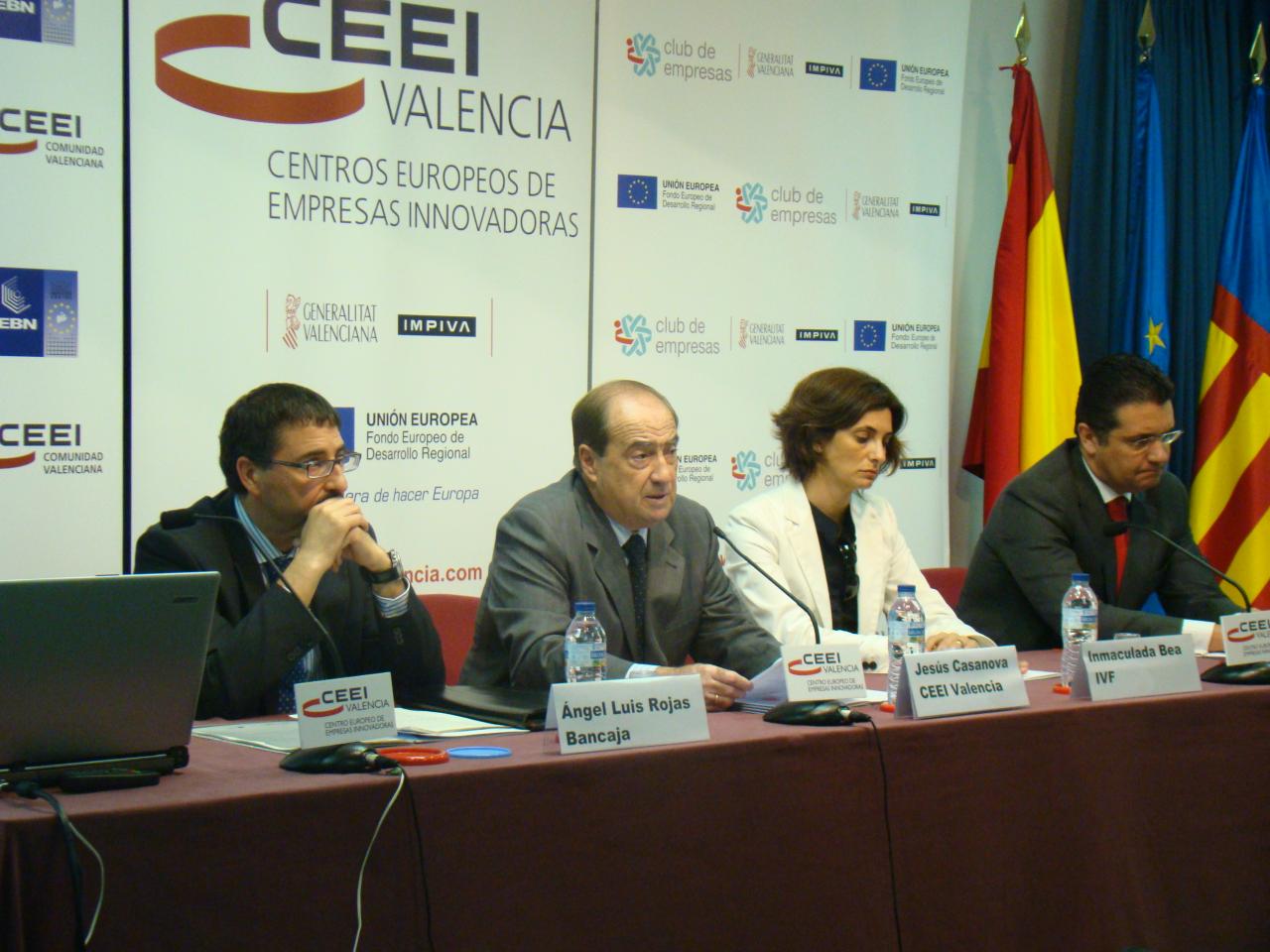 Mesa de Ponentes en el Foro Financiaci�n para la innovaci�n 2010