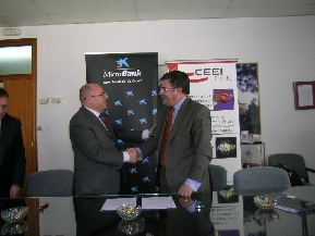 Foto firma Convenio MicroBank 02