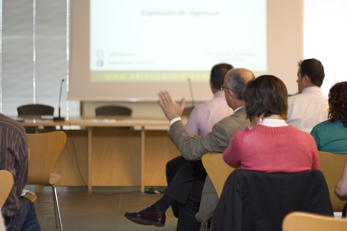 participación asistentes jornada "Descubre cómo aumentar tus ingresos"