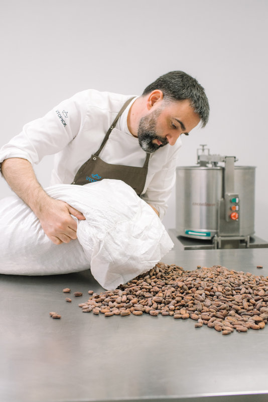 Paco es chef chocolatero.