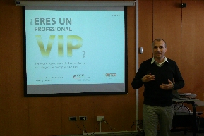 Desayuno de innovaci�n CEEI Castell�n 10/03/2011, Jonathan Secarella Networking y creatividad como factor estrat�gico en tiempos de crisis